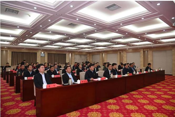 集团与中国石化山东泰山石油股份有限公司举行战略合作签约仪式